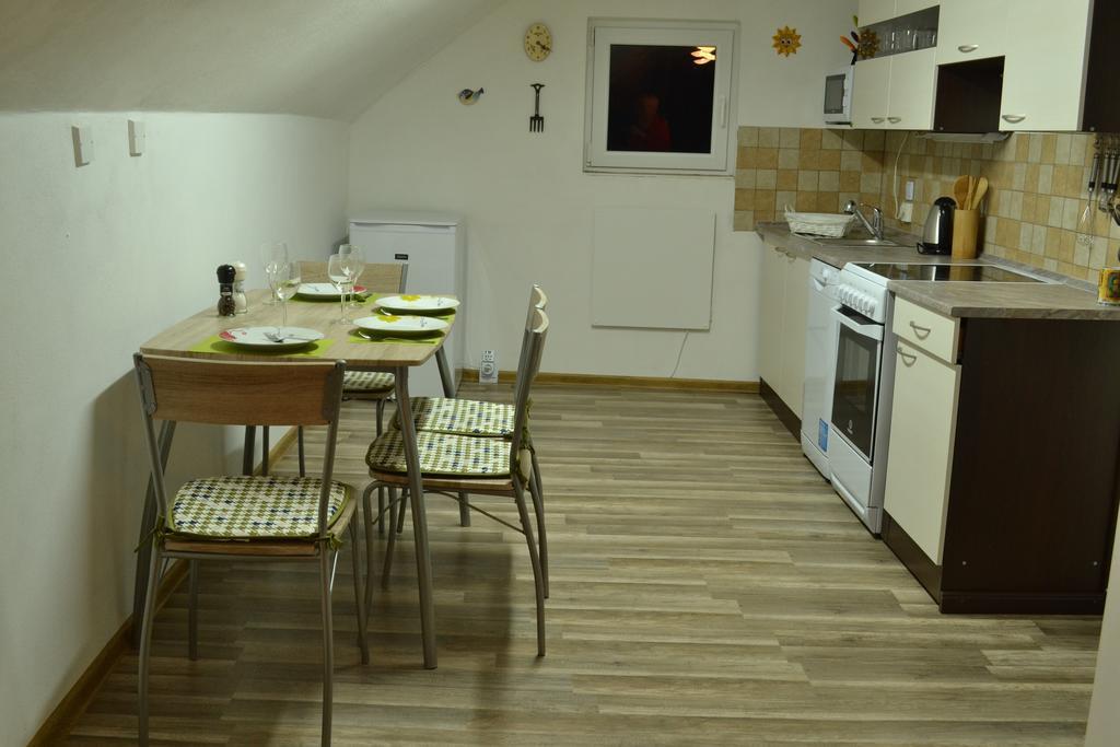 Apartman75 Tisnov Kamer foto