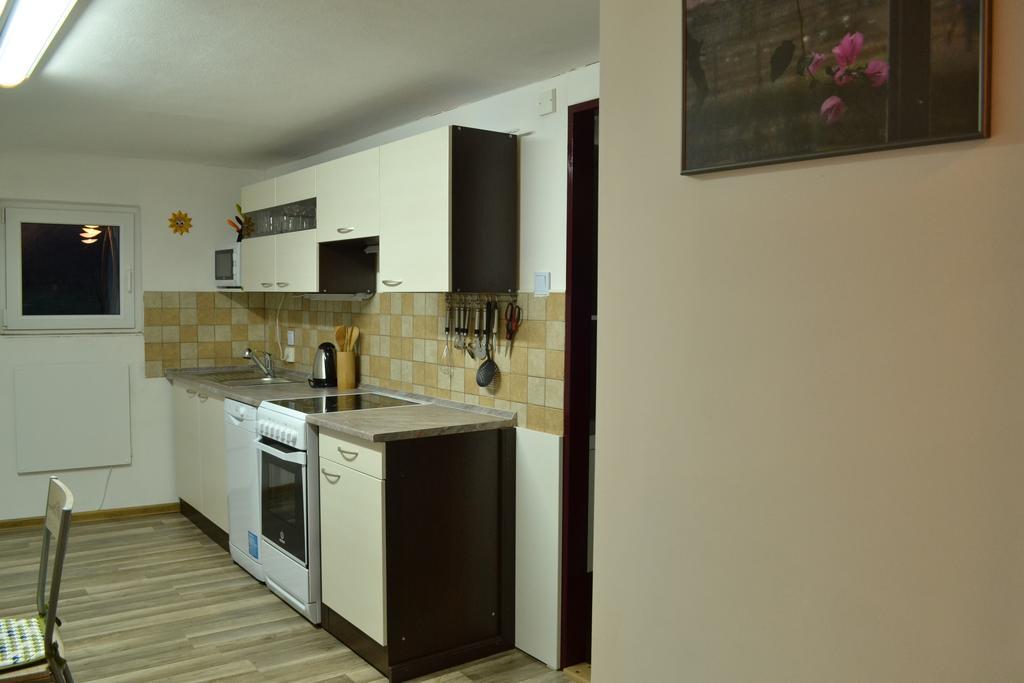 Apartman75 Tisnov Kamer foto