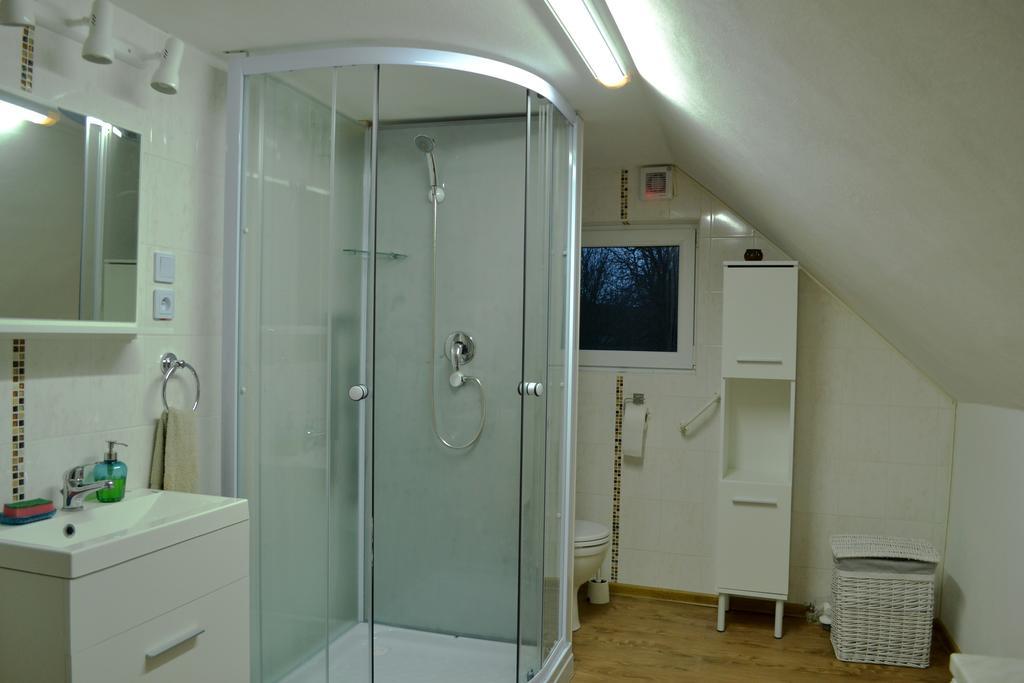 Apartman75 Tisnov Kamer foto